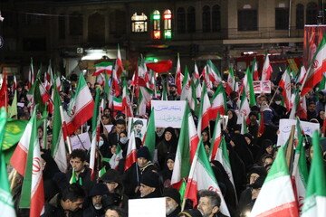 اجتماع مردم همدان در بزرگداشت روز جمهوری اسلامی و حمایت از مدافعان وطن