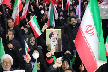 اجتماع مردم همدان در بزرگداشت روز جمهوری اسلامی و حمایت از مدافعان وطن