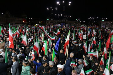 اجتماع مردم همدان در بزرگداشت روز جمهوری اسلامی و حمایت از مدافعان وطن