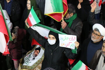 اجتماع مردم همدان در بزرگداشت روز جمهوری اسلامی و حمایت از مدافعان وطن