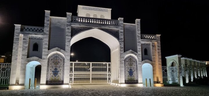 حضور راهنمایان گردشگری در مینیورلد ملایر/ همراهی کامل نوروزی با گردشگران