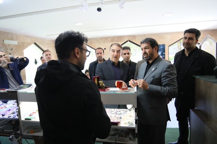 استاندار همدان: مرمت آرامگاه باباطاهر با سرعت انجام می‌شود