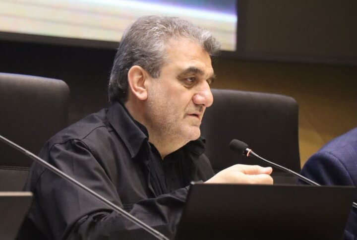 استاندار سمنان: رفع مشکلات واحدهای تولیدی با حداکثر توان در سال جدید پیگیری خواهد شد