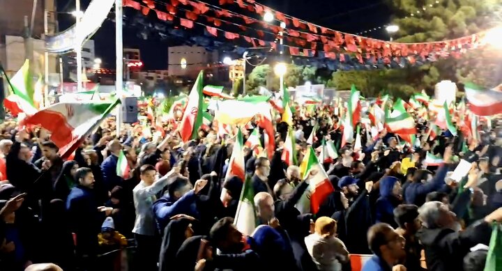 خروش مردم استان کرمان در شب تولد جمهوری اسلامی