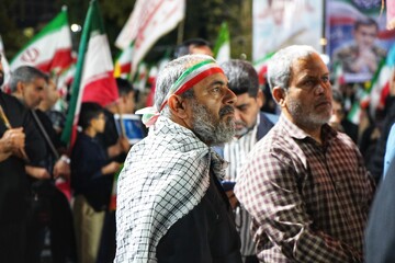 تجمع شبانه مردم در حمایت از مدافعان وطن و روز جمهوری اسلامی ایران - بوشهر