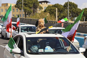 کاروان خودرویی «ایران ۴۵» در کرمان