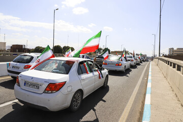 کاروان خودرویی «ایران ۴۵» در کرمان