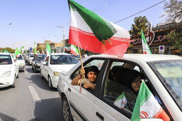 کاروان خودرویی «ایران ۴۵» در کرمان