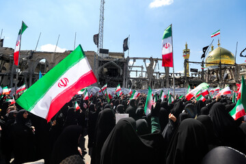 تجمع مردم زنجان در حسینیه اعظم