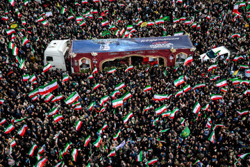 تشییع پیکر دریابان شهید «علیرضا تنگسیری» و جمعی از شهدای والامقام