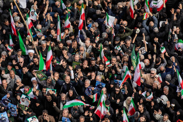 تشییع پیکر دریابان شهید «علیرضا تنگسیری» و جمعی از شهدای والامقام