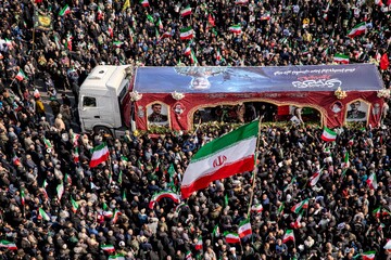 تشییع پیکر دریابان شهید «علیرضا تنگسیری» و جمعی از شهدای والامقام