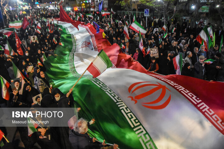 طنین ندای الله اکبر و سرود ملی در سی و یکمین تجمع شب‌های اقتدار مردم سمنان