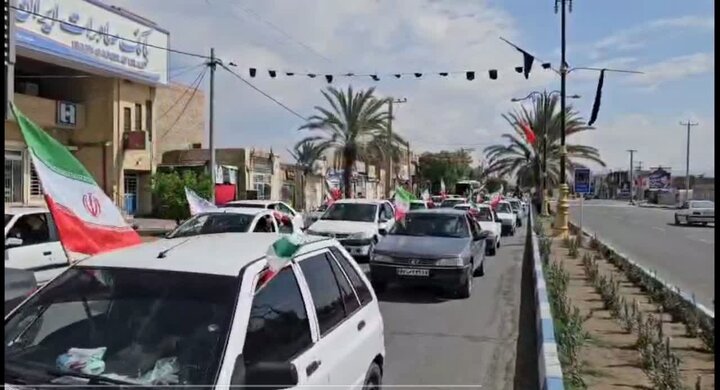 نمایش وحدت و اقتدار ملی/ پرچم ایران برافراشته‌تر از همیشه در بافق