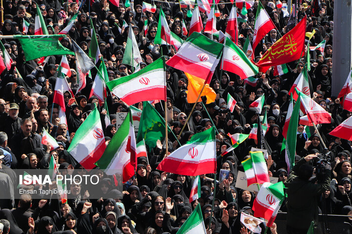 پیام مدیرکل کمیته امداد استان تهران به مناسبت روز جمهوری اسلامی ایران