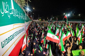 بزرگداشت روز جمهوری اسلامی در تجمع شبانه مردم اهواز