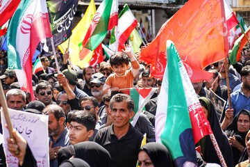 تشییع پیکر دریابان شهید «علیرضا تنگسیری» و دو شهید والامقام دیگر