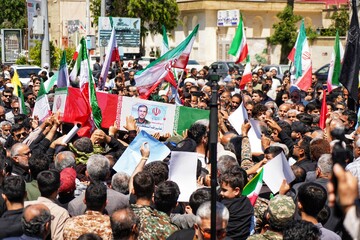 تشییع پیکر دریابان شهید «علیرضا تنگسیری» و دو شهید والامقام دیگر