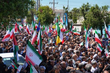 تشییع پیکر دریابان شهید «علیرضا تنگسیری» و دو شهید والامقام دیگر