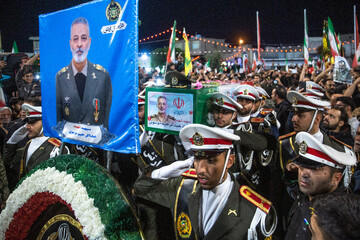 وداع با پیکر مطهر سرلشکر شهید "عبدالرحیم موسوی" - قم