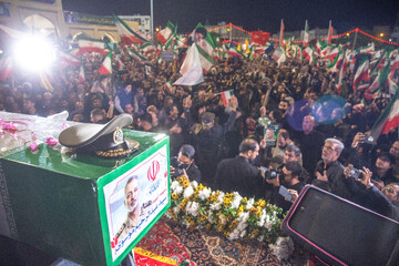 وداع با پیکر مطهر سرلشکر شهید "عبدالرحیم موسوی" - قم