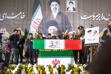 وداع با پیکر مطهر سرلشکر شهید "عبدالرحیم موسوی" - قم