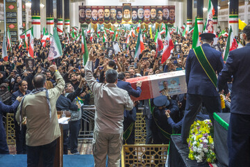 وداع با پیکر مطهر سرلشکر شهید "عبدالرحیم موسوی" - قم