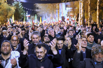 برپایی نماز استغاثه گروهی در تجمع شبانه مردم  -کرمانشاه
