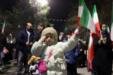 حضور مردم کرمانشاه در سی و سومین تجمع شبانه 