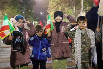 حضور مردم کرمانشاه در سی و سومین تجمع شبانه 