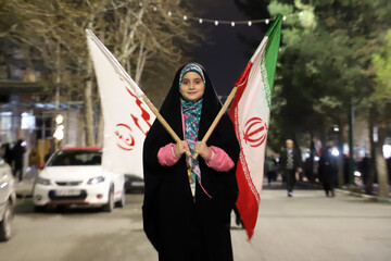 حضور مردم کرمانشاه در سی و سومین تجمع شبانه 