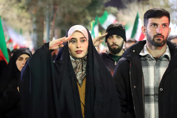 حضور مردم کرمانشاه در سی و سومین تجمع شبانه 