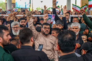 تشییع و خاکسپاری پیکر شهید دریابان تنگسیری در آبادان