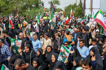 تشییع و خاکسپاری پیکر شهید دریابان تنگسیری در آبادان