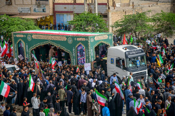 تشییع و خاکسپاری پیکر شهید دریابان تنگسیری در آبادان