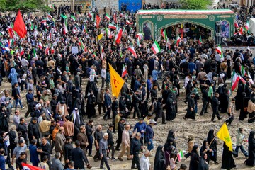 تشییع و خاکسپاری پیکر شهید دریابان «علیرضا تنگسیری» - آبادان