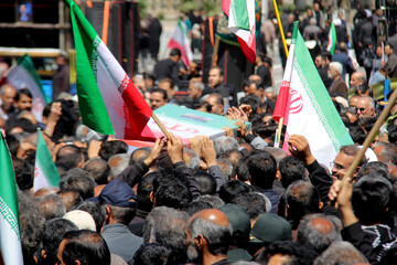 پیکر سردار شهید محمدحسین صوفی در ازنا تشییع شد