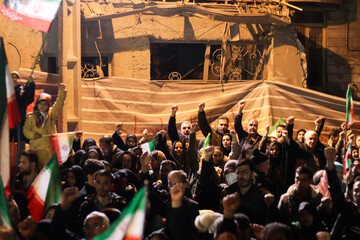 تجمع شبانه مردم زنجان در حسینه اعظم