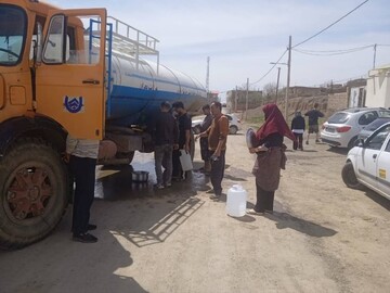 آبرسانی سیار ۸۵۰ مترمکعبی به روستاهای درگیر سیل و فاقد آب شرب در بردسکن