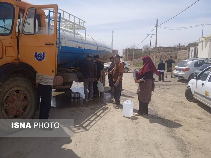 آبرسانی سیار ۸۵۰ مترمکعبی به روستاهای درگیر سیل و فاقد آب شرب در بردسکن