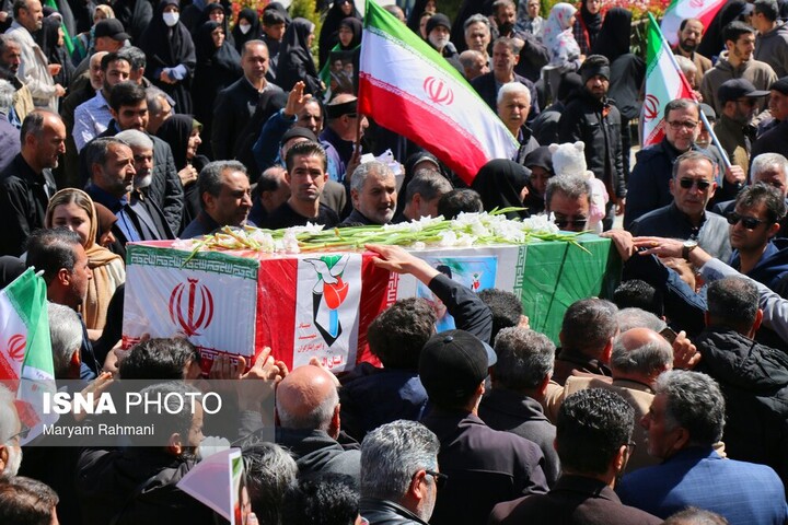 پیکر ۳ شهید مدافع وطن در شهرستان گرمی تشییع می‌شود