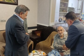 از «نذرِ وقت» تا «نذرِ پاهایش»؛ روایتی از همیار کتاب که قهرمان ایثار شد