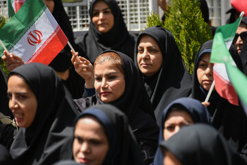 تجمع دانشگاهیان و کادر درمان در محکومیت حملات رژیم آمریکایی صهیونی - شیراز