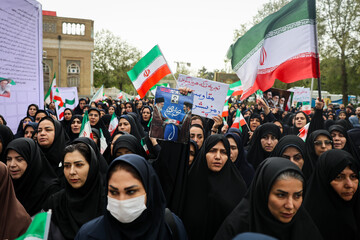 تجمع کادر سلامت در محکومیت حملات غیر انسانی آمریکایی _ صهیونی در مشهد