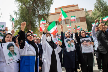 تجمع اعتراضی دانشگاهیان و کادر سلامت دانشگاه علوم پزشکی اهواز