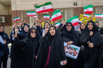 تجمع اعتراضی دانشگاهیان و کادر سلامت دانشگاه علوم پزشکی اهواز