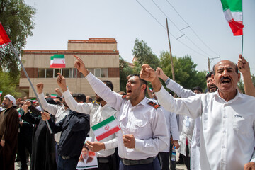 تجمع اعتراضی دانشگاهیان و کادر سلامت دانشگاه علوم پزشکی اهواز