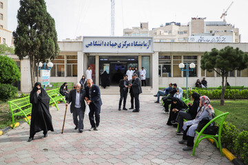 بازدید نماینده مردم مشهد و کلات از جهاددانشگاهی خراسان رضوی