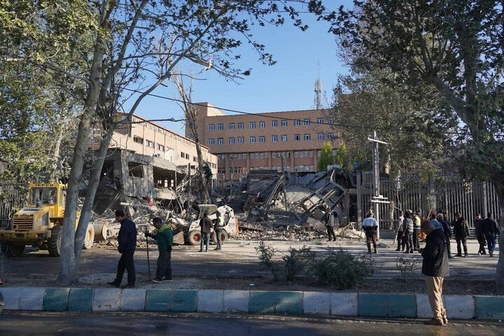 حمله به دانشگاه صنعتی شریف و تخریب بخش‌هایی از دانشگاه/بازسازی با جدیت دنبال می‌شود