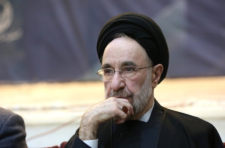 سیدمحمد خاتمی: دست مدافعان وطن را می‌بوسم و حمایت از آنان را وظیفه دینی و ملّی می‌دانم